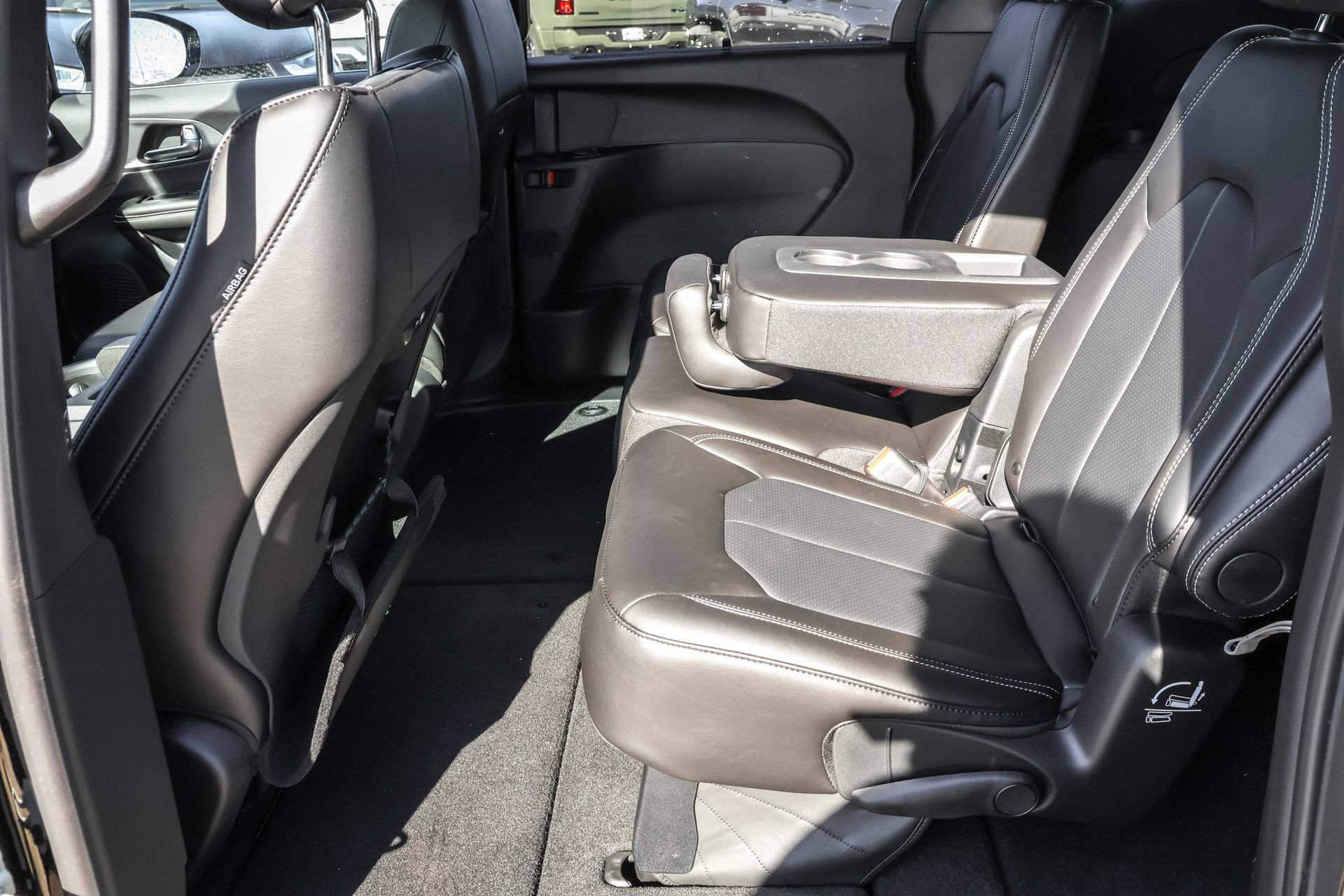 New 2026 Chrysler Pacifica Select FWD image 15