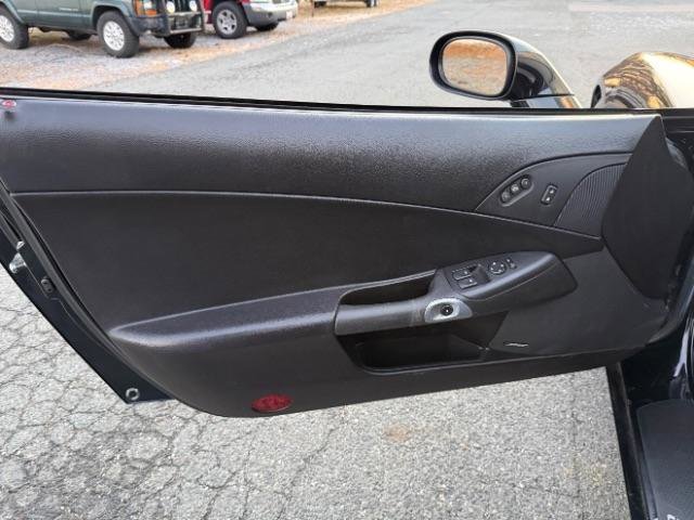 Used 2006 Chevrolet Corvette Convertible w/ Preferred Equipment Group image 13