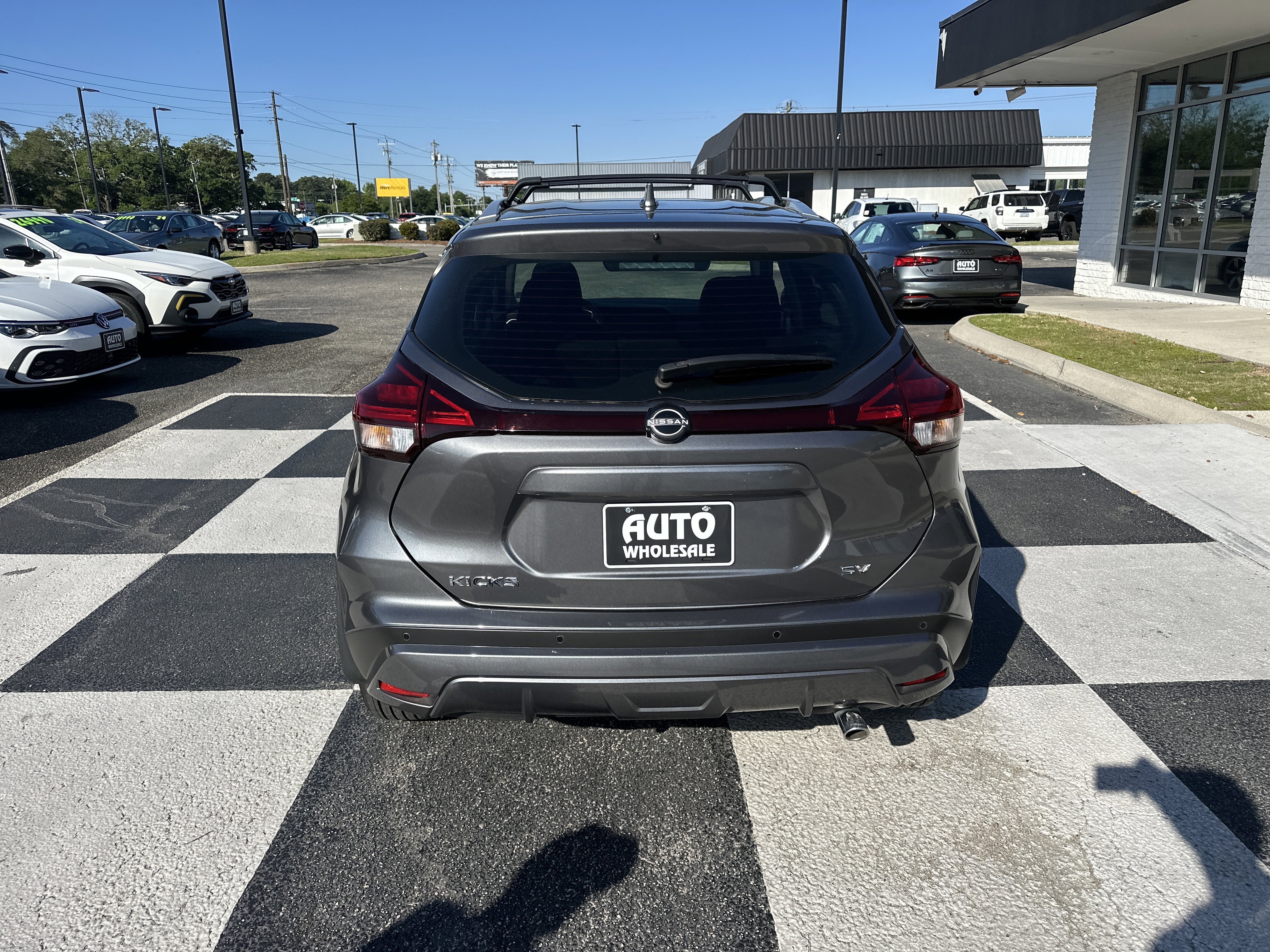 Used 2024 Nissan Kicks SV w/ Interior Electronics Package FWD image 4