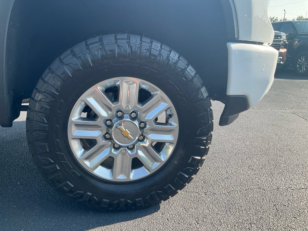 Used 2024 Chevrolet Silverado 3500 High Country w/ High Country Premium Package AWD/4WD image 10