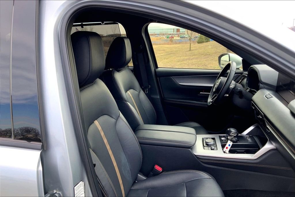 Used 2025 MAZDA CX-90 3.3 Turbo w/ Premium Plus Pkg image 23