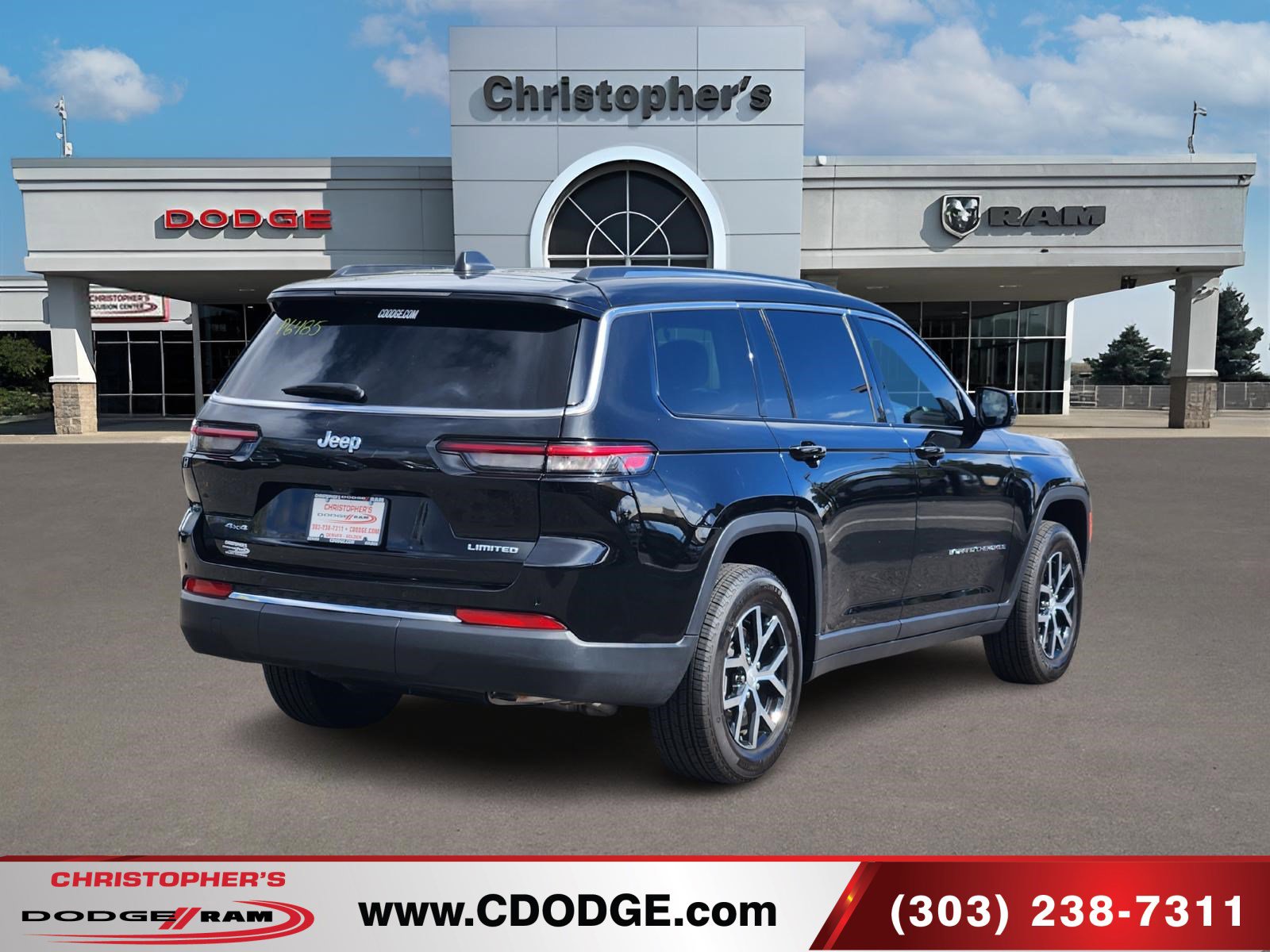 Used 2023 Jeep Grand Cherokee L Limited w/ Trailer Tow Group (B) image 3
