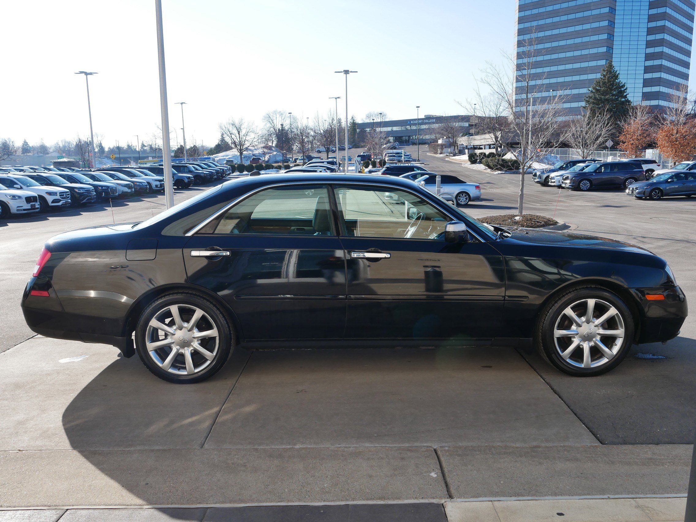 Used 2004 INFINITI M45 w/ Technology Pkg image 8