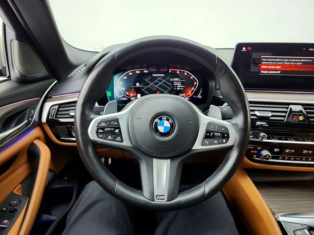 Used 2021 BMW M550i xDrive w/ Dynamic Handling Package image 25