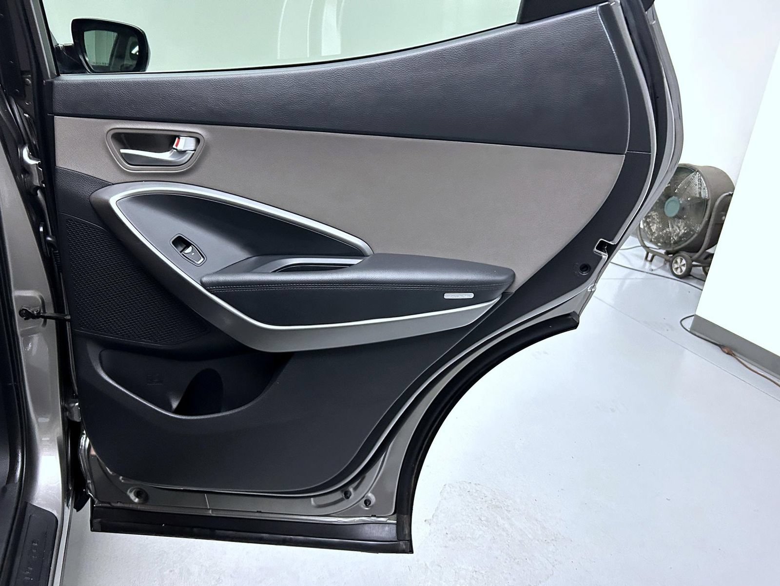 Used 2018 Hyundai Santa Fe Sport FWD image 17