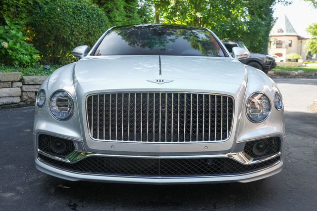 Used 2022 Bentley Flying Spur V8 image 13