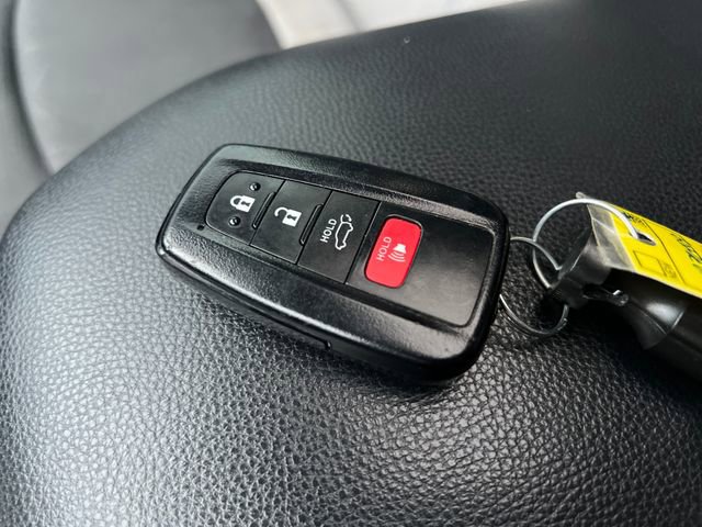 Used 2021 Toyota RAV4 XLE w/ Convenience Package image 31