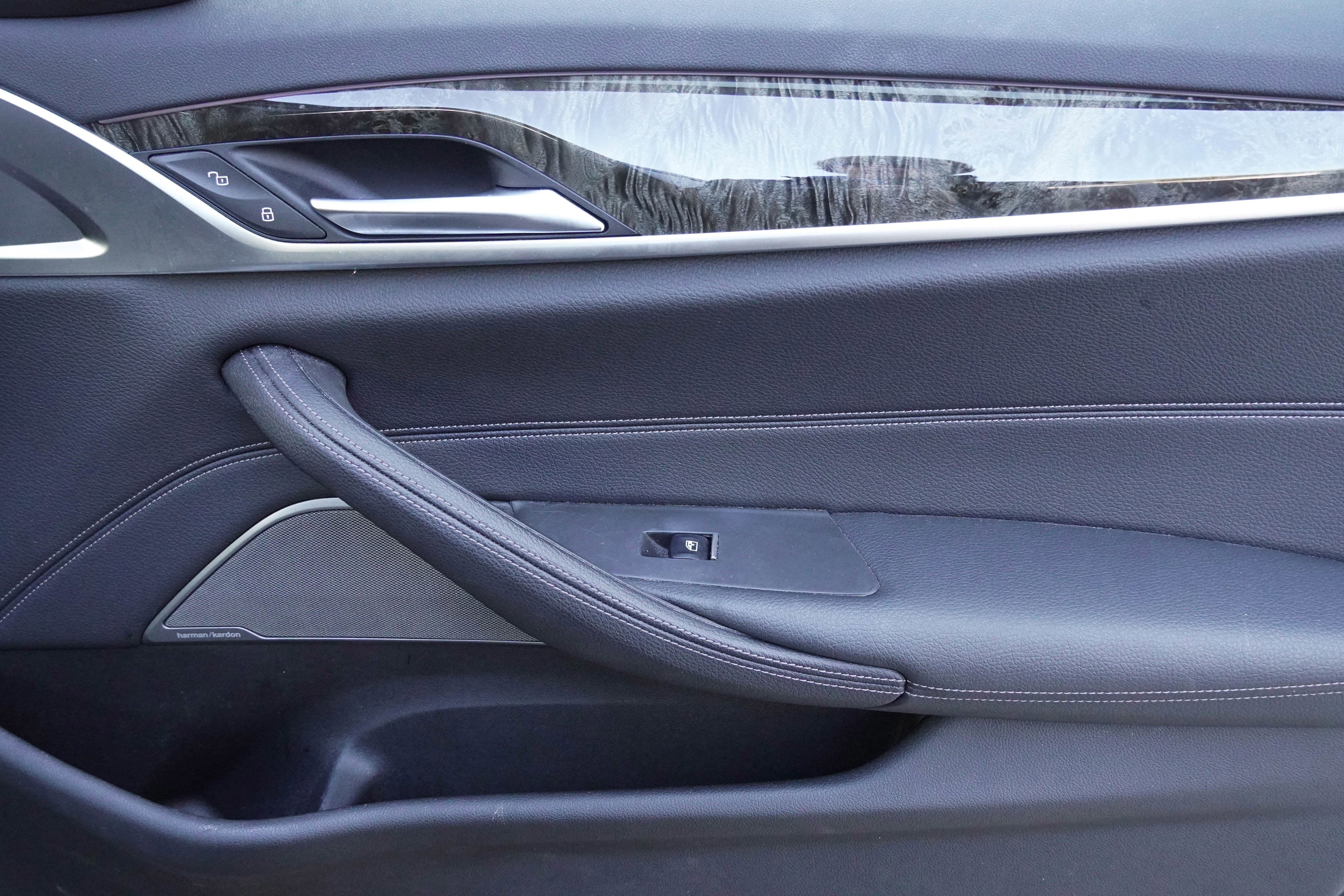 Certified 2023 BMW 530e xDrive w/ Premium Package image 32