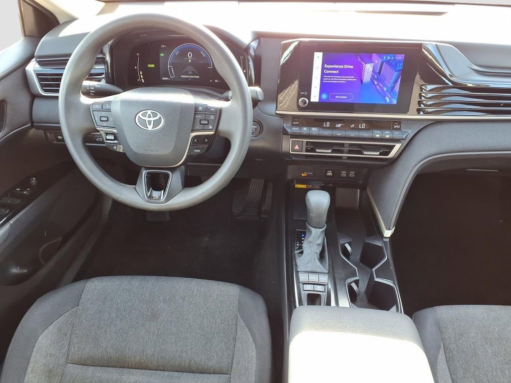 Used 2025 Toyota Camry LE FWD image 7