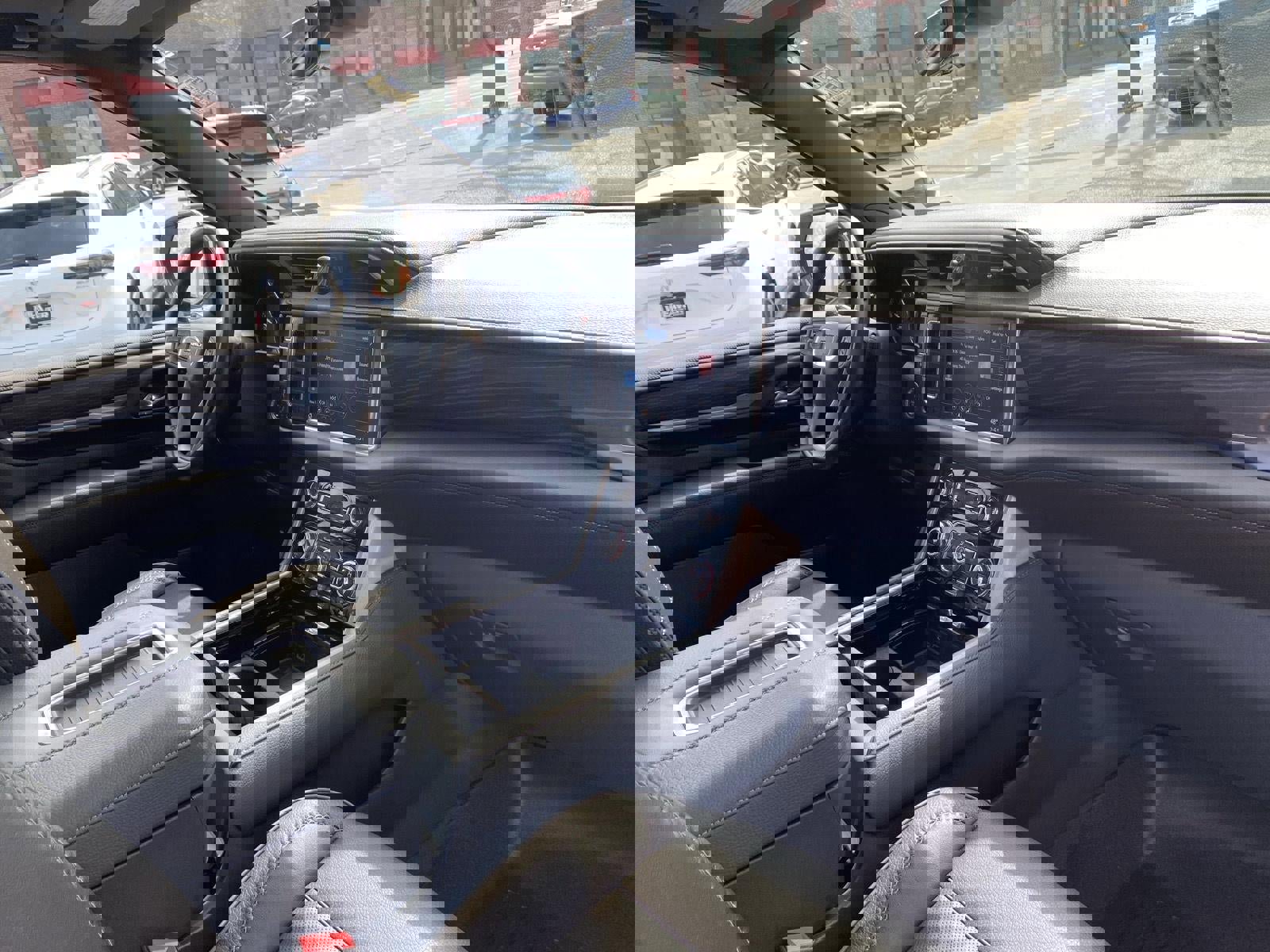 Used 2021 GMC Yukon Denali w/ Denali Premium Package image 36