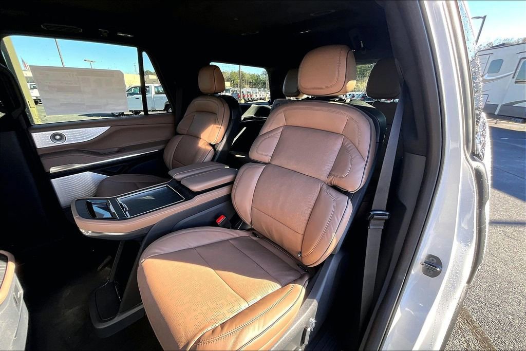 New 2025 Lincoln Navigator Black Label image 10