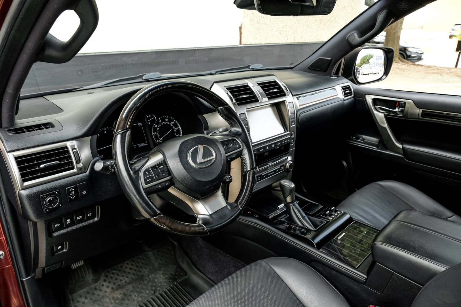 Used 2021 Lexus GX 460 Premium w/ Premium Package AWD/4WD image 2
