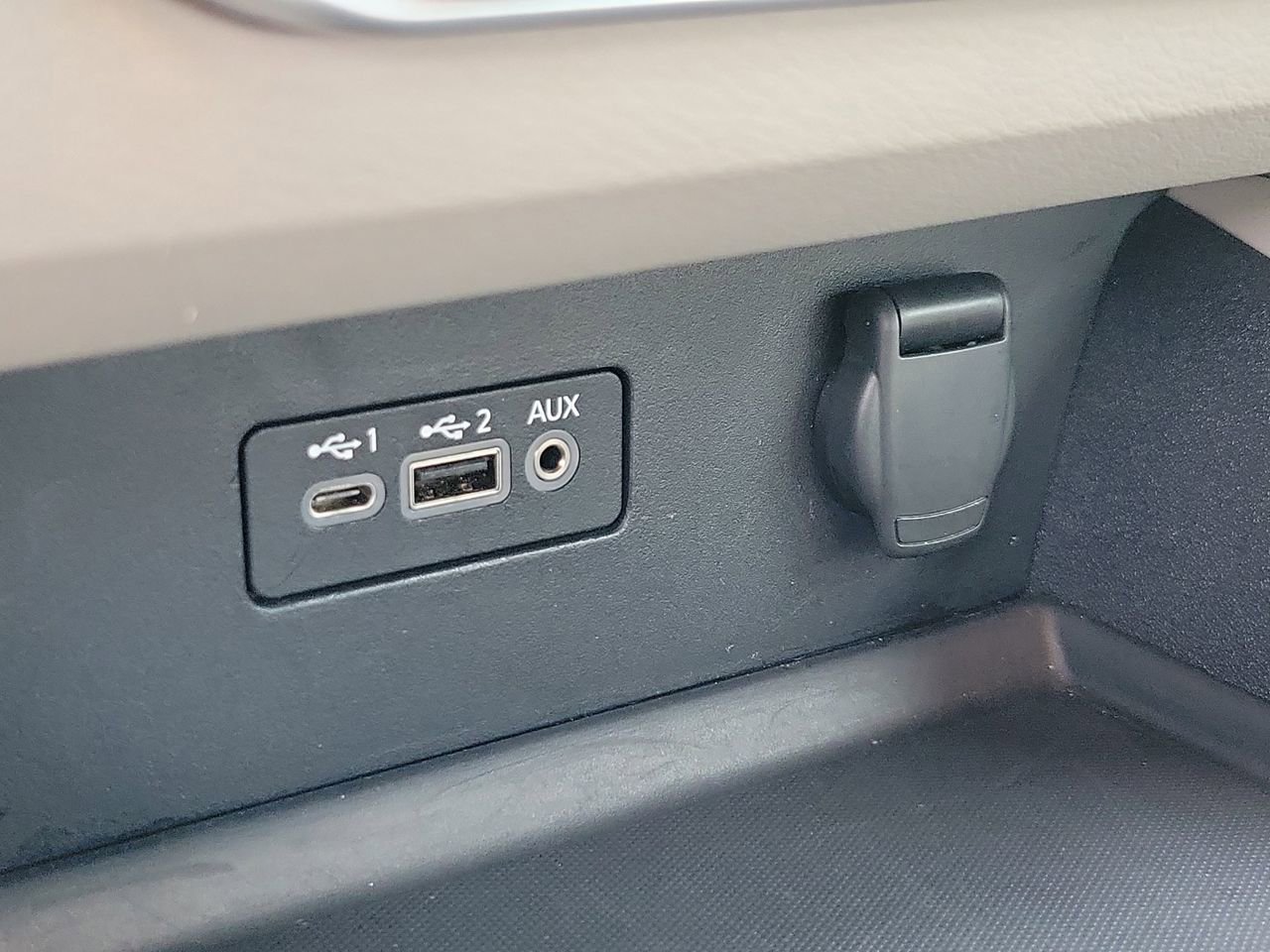 Used 2025 Nissan Altima 2.5 SV image 28