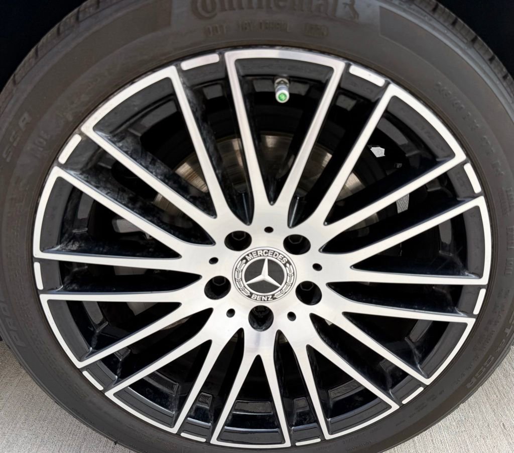 Used 2025 Mercedes-Benz C 300 Sedan image 9