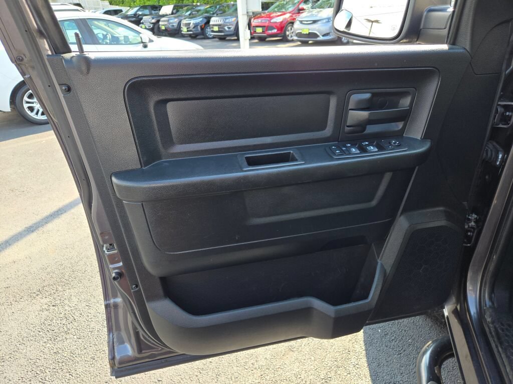 Certified 2018 RAM 1500 Express AWD/4WD image 23
