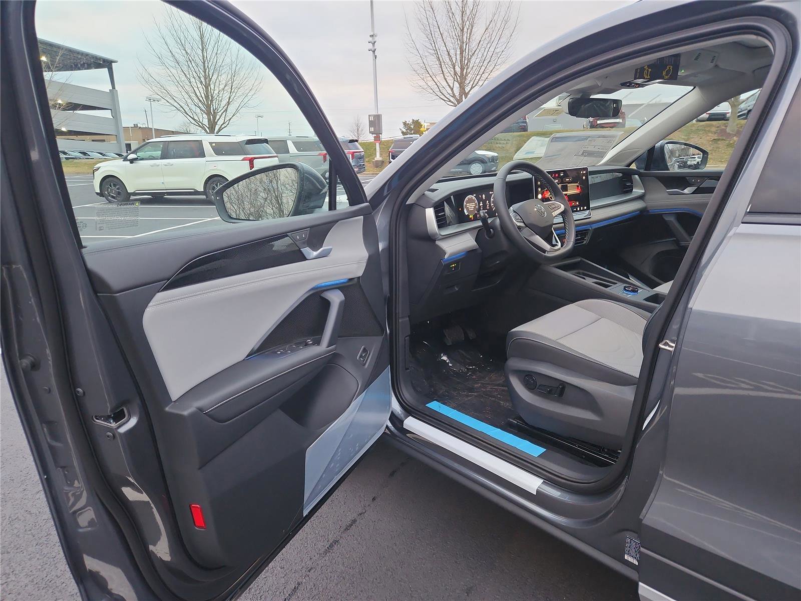 New 2026 Volkswagen Tiguan SE image 11