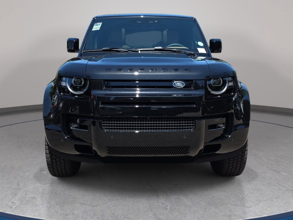 New 2026 Land Rover Defender 130 X-Dynamic SE AWD/4WD image 2