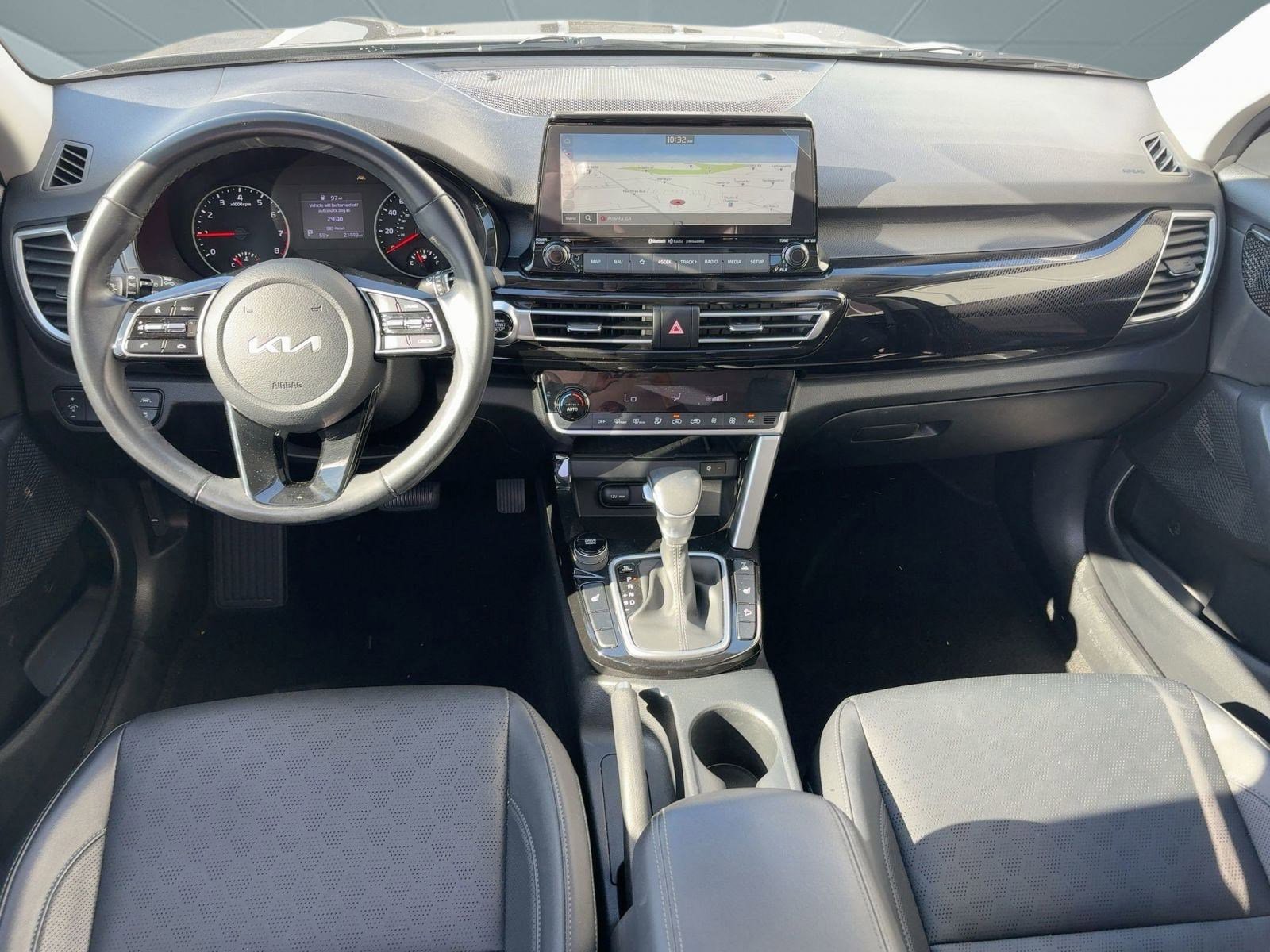 Used 2023 Kia Seltos EX image 25