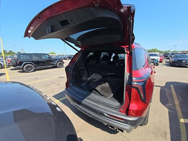 Used 2024 Chevrolet Traverse LT AWD/4WD image 19