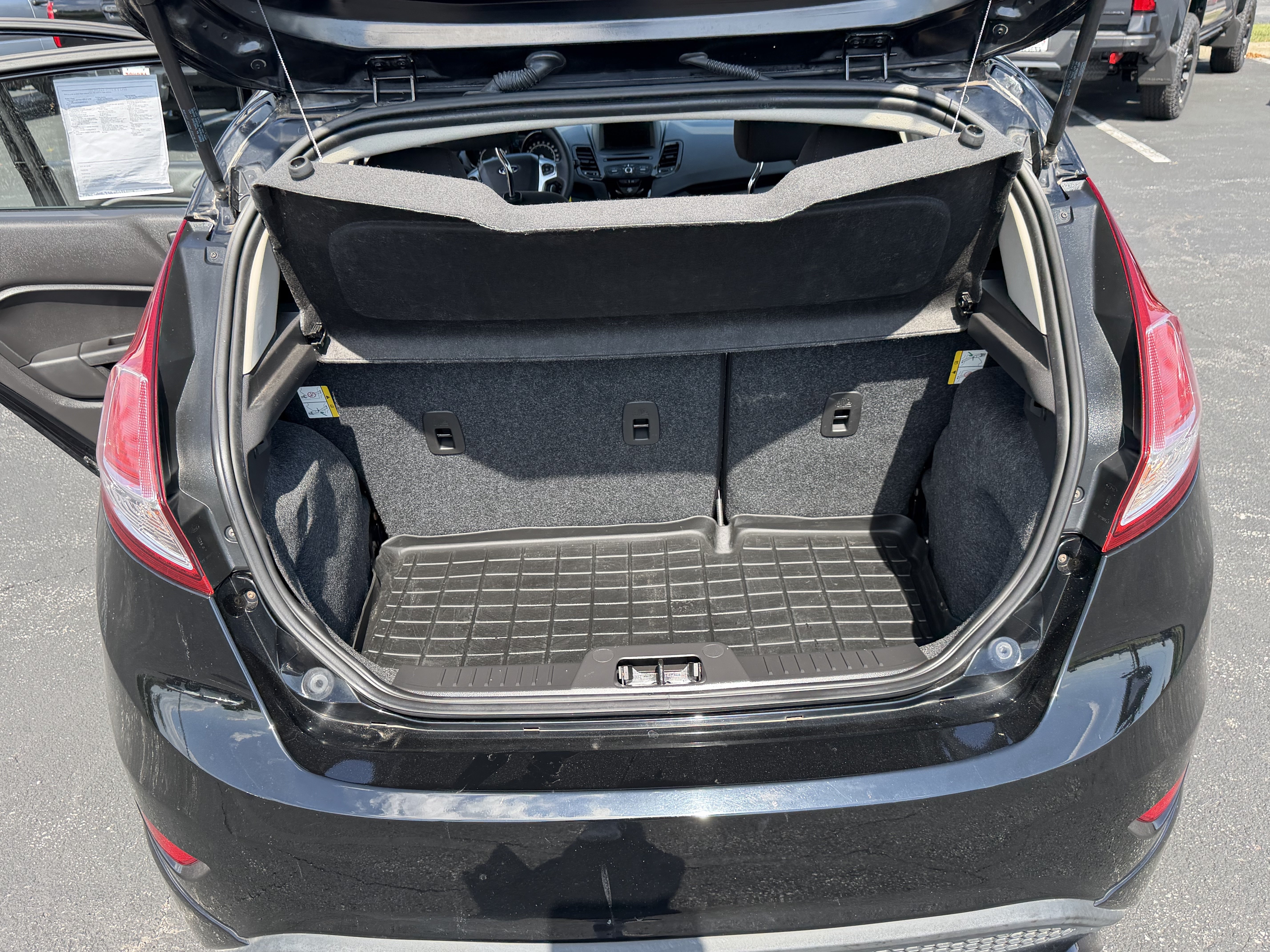 Used 2019 Ford Fiesta ST-Line w/ ST Line Cold Weather Package FWD image 9