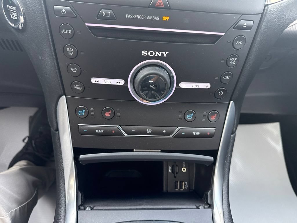 Used 2015 Ford Edge Titanium w/ Equipment Group 302A AWD/4WD image 17