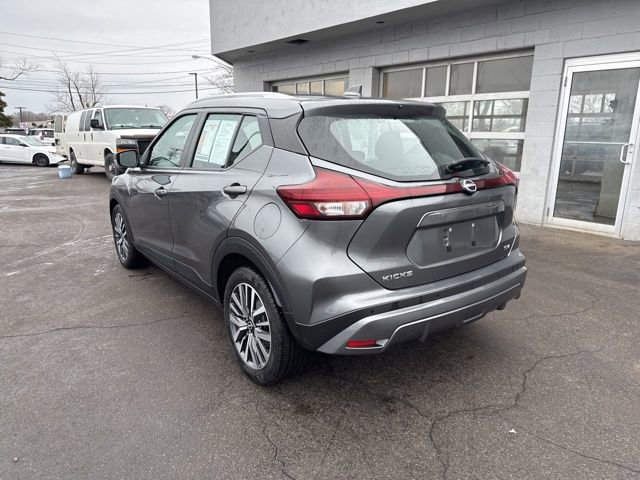 Used 2022 Nissan Kicks SV image 4
