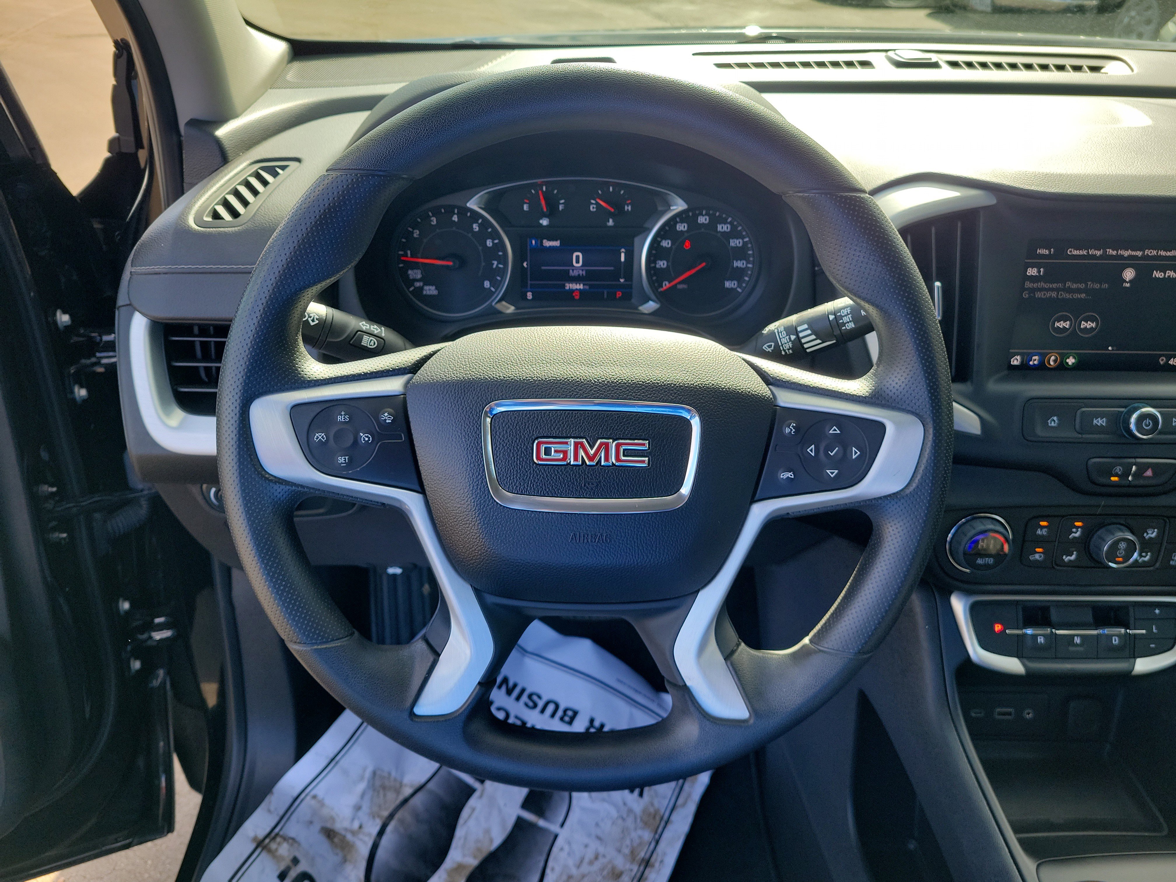 Used 2023 GMC Terrain SLE w/ Driver Convenience Package image 21