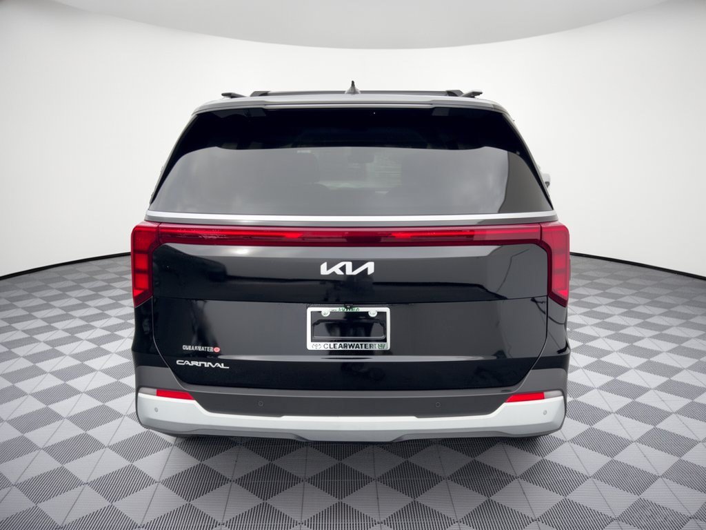Used 2025 Kia Carnival EX FWD image 11