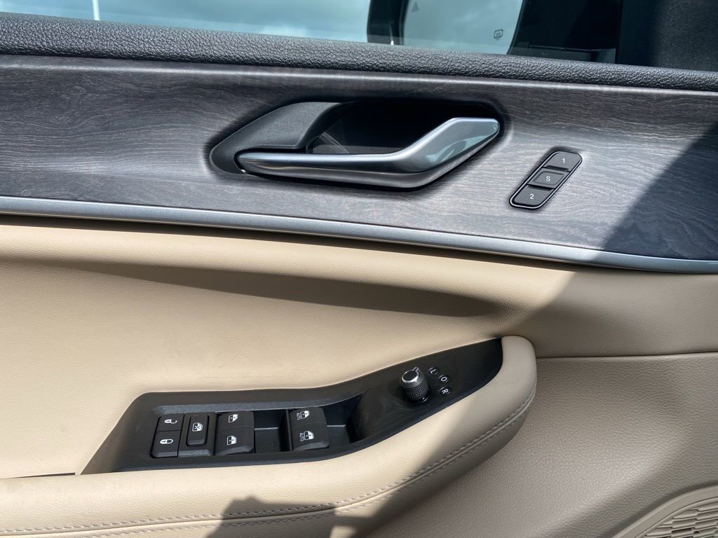 New 2025 Jeep Grand Cherokee Limited w/ Black Appearance Package image 24