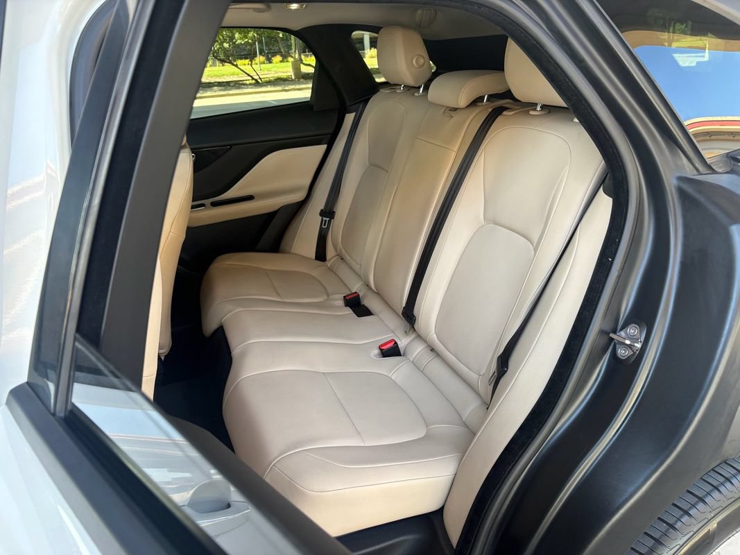 Used 2018 Jaguar F-PACE Premium AWD/4WD image 23