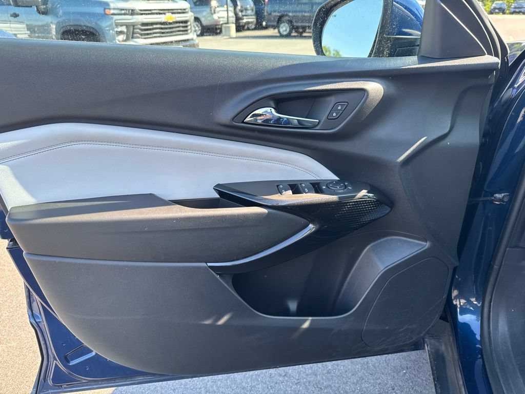Used 2024 Chevrolet Trax LT w/ Driver Confidence Package FWD image 11