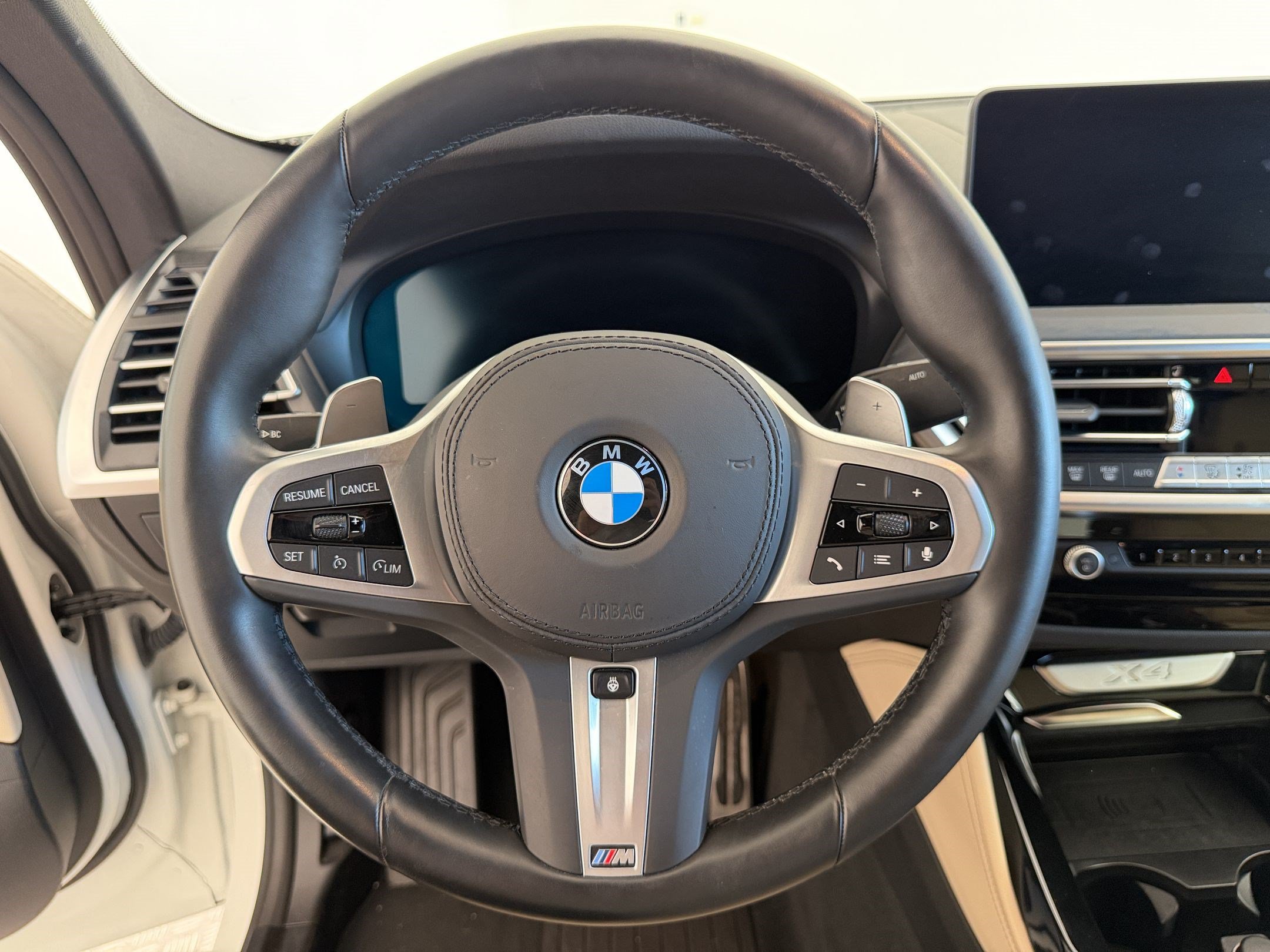 Used 2025 BMW X4 xDrive30i w/ Premium Package AWD/4WD image 11