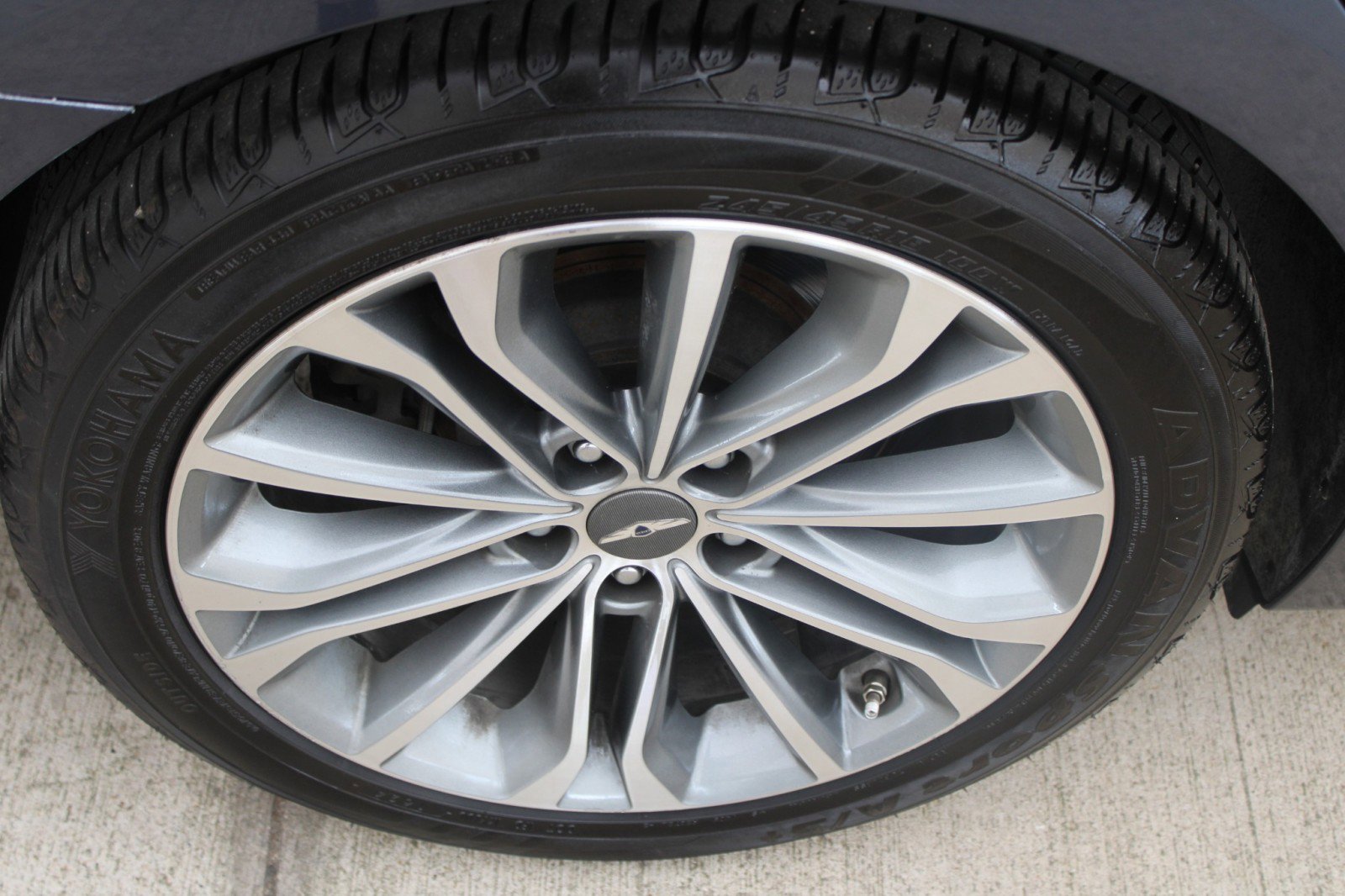 Used 2015 Hyundai Genesis 3.8 image 29