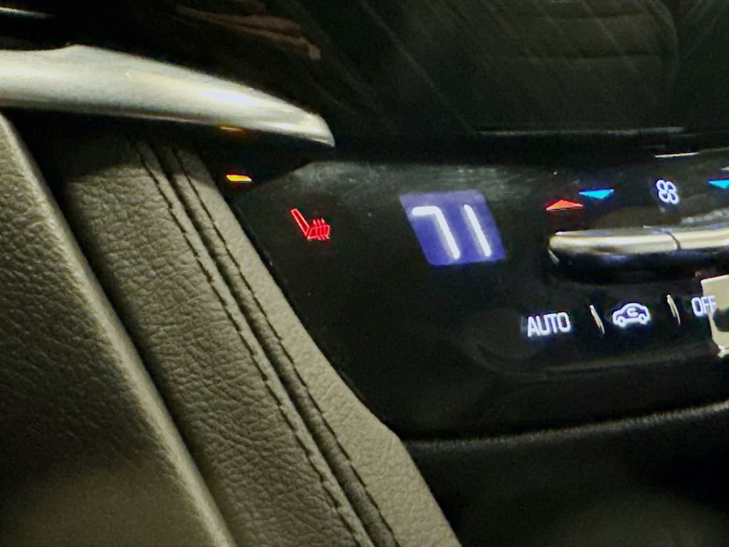 Used 2020 Cadillac XT6 Premium Luxury image 25