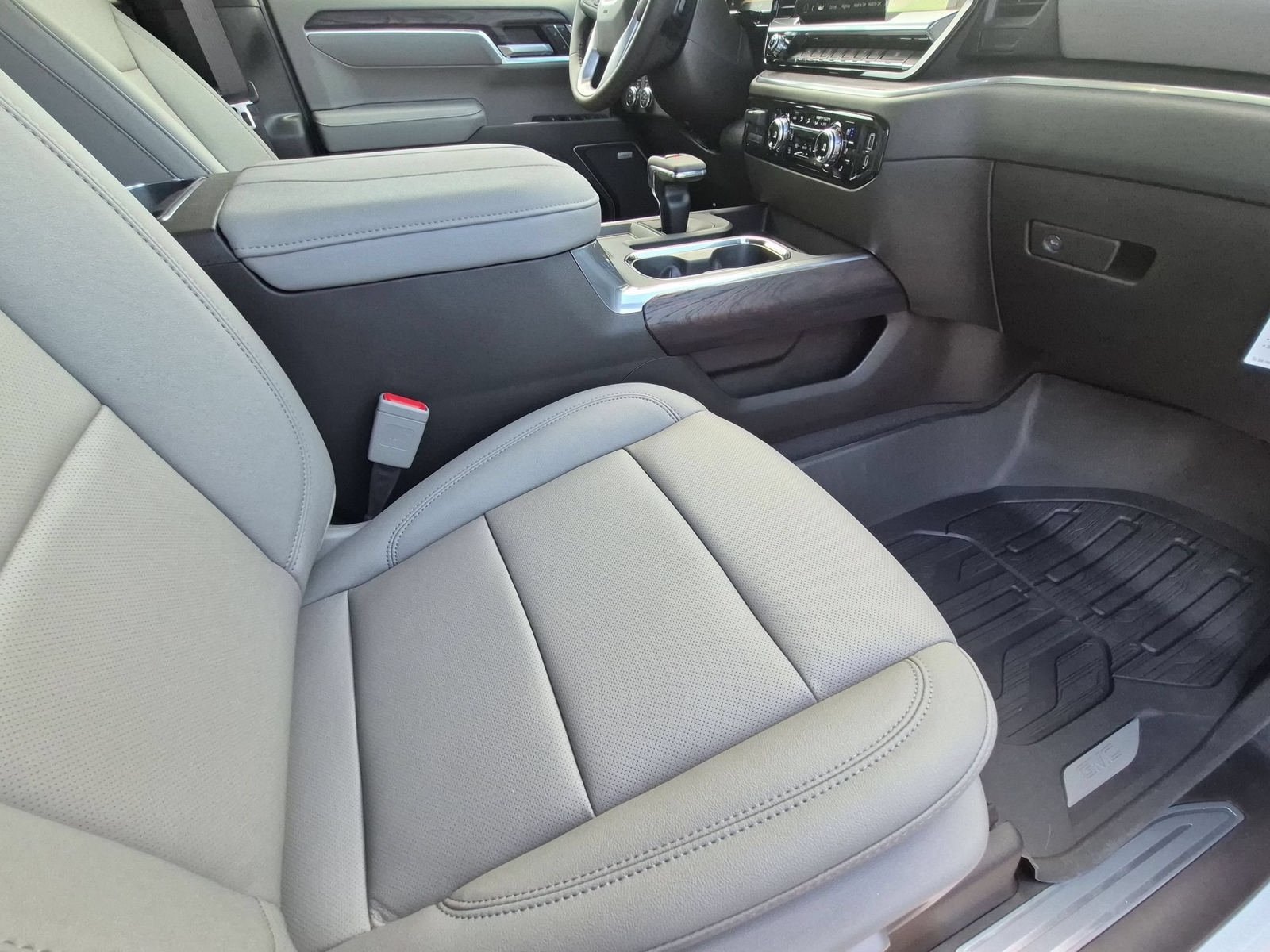 New 2026 GMC Sierra 1500 SLT AWD/4WD image 30