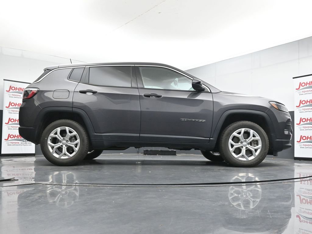 Used 2024 Jeep Compass Sport AWD/4WD image 24