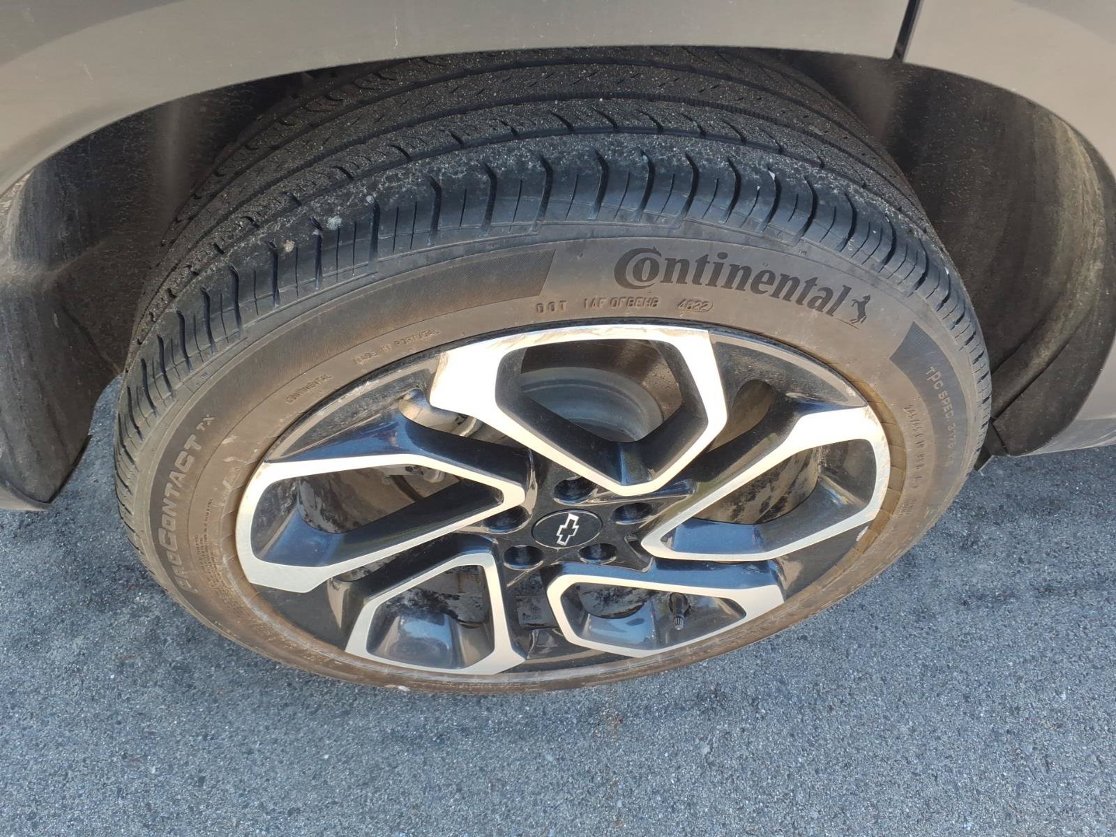 Used 2024 Chevrolet Trax RS w/ Sunroof Package FWD image 6