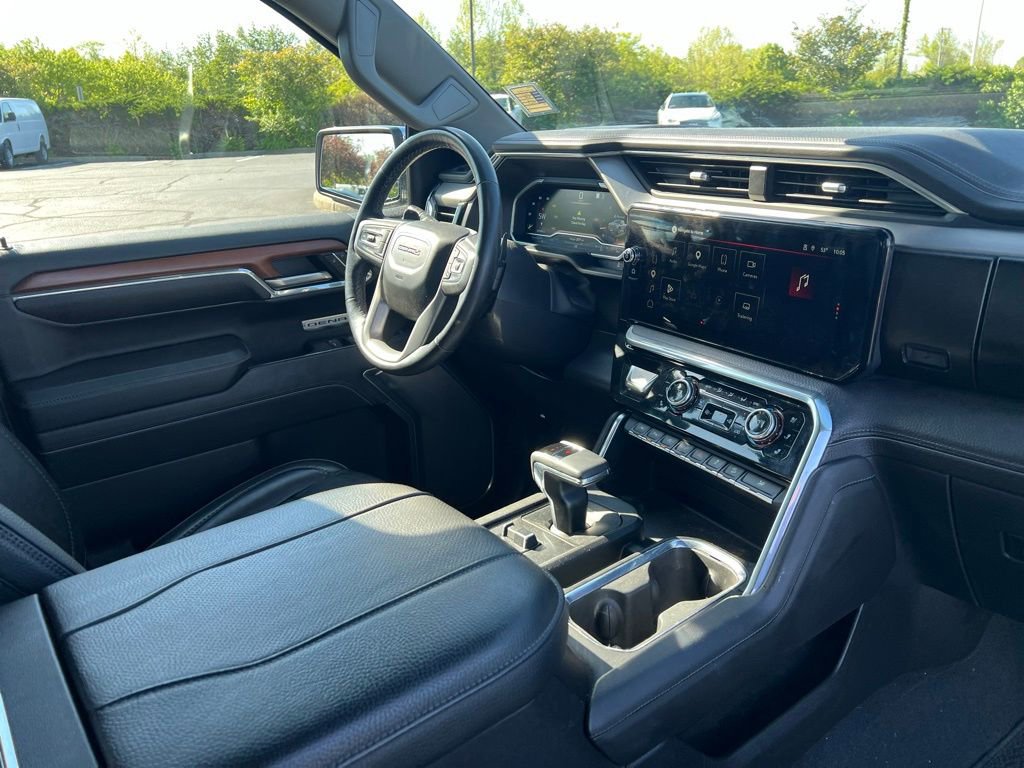Used 2023 GMC Sierra 1500 Denali AWD/4WD image 9
