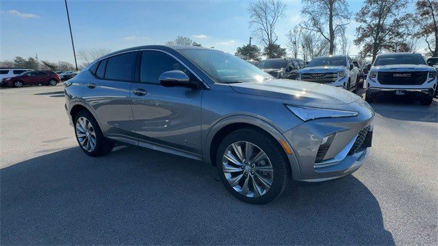 New 2026 Buick Envista Avenir image 2