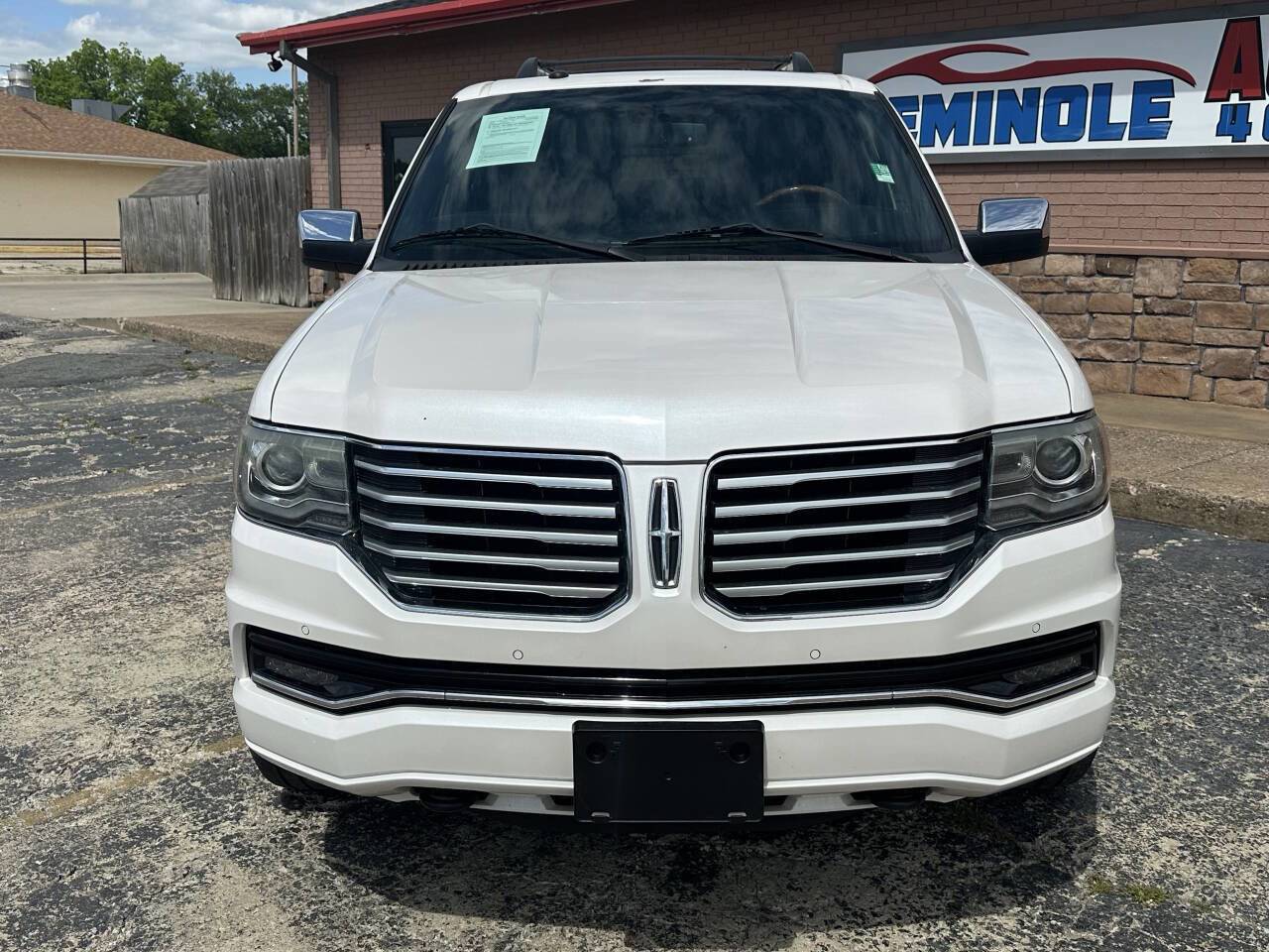 Used 2017 Lincoln Navigator Reserve RWD image 4