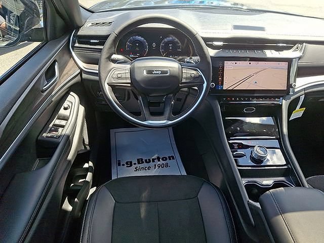 New 2026 Jeep Grand Cherokee Altitude AWD/4WD image 10