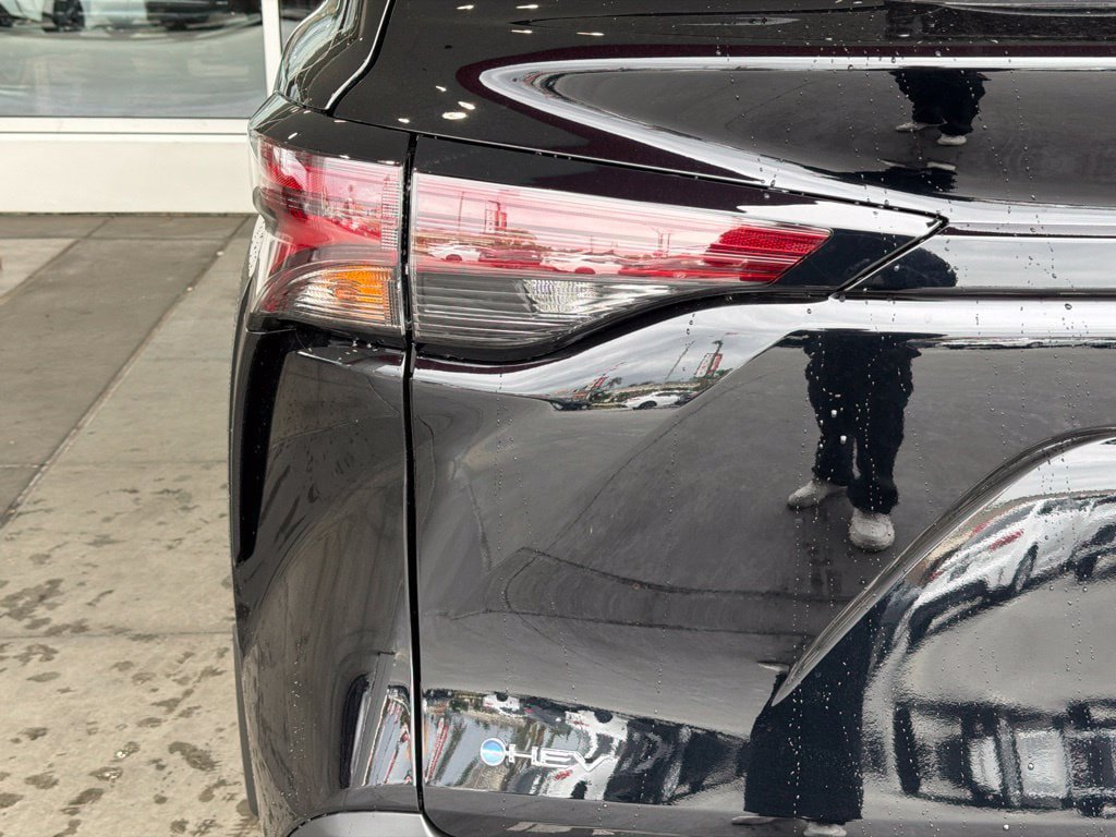 New 2026 Toyota Sienna LE FWD image 10