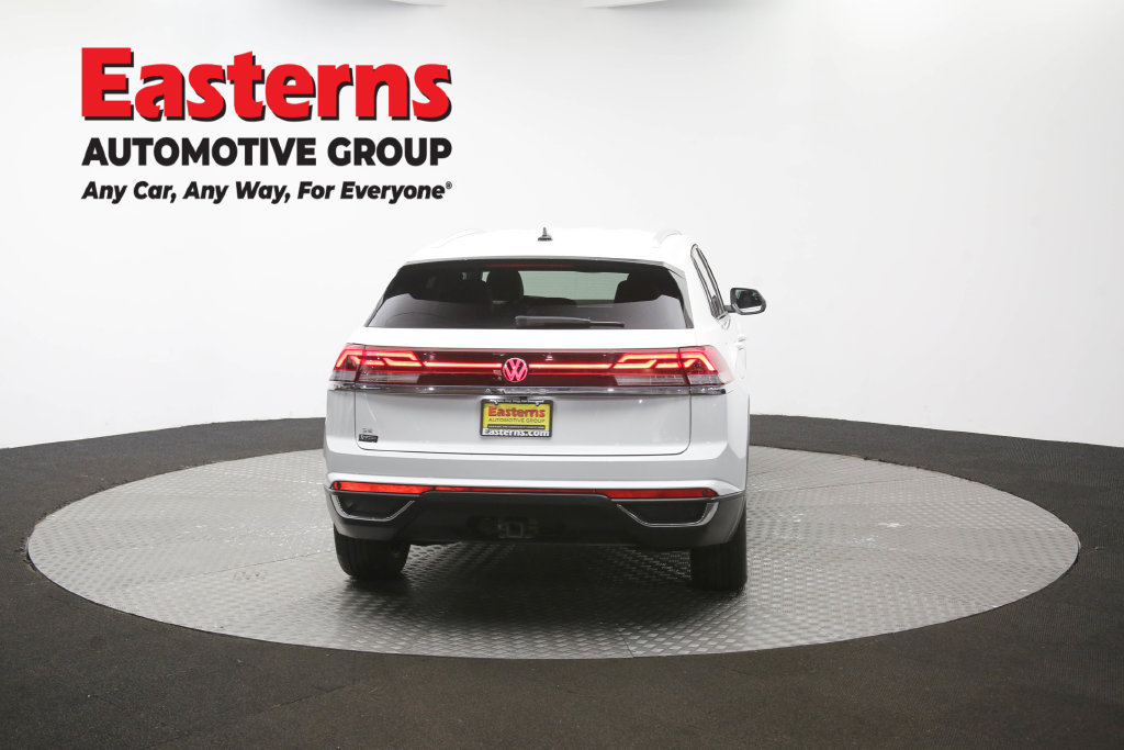 Used 2025 Volkswagen Atlas Cross Sport SE FWD image 39