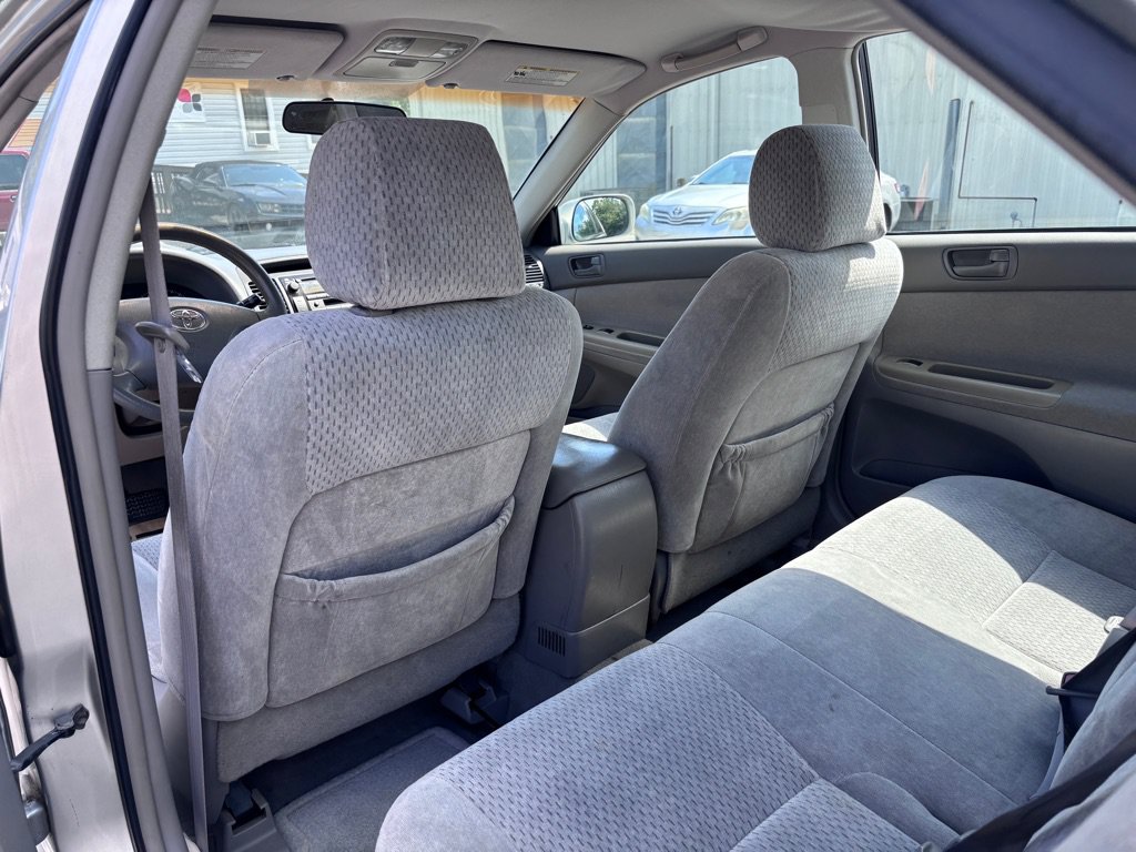 Used 2004 Toyota Camry FWD image 22