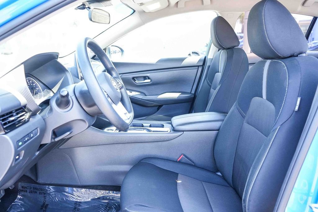 Used 2025 Nissan Sentra SV FWD image 21