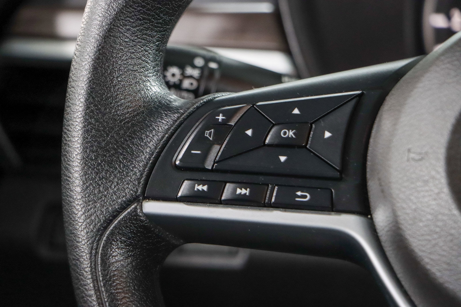 Used 2024 Nissan Altima 2.5 SV image 13