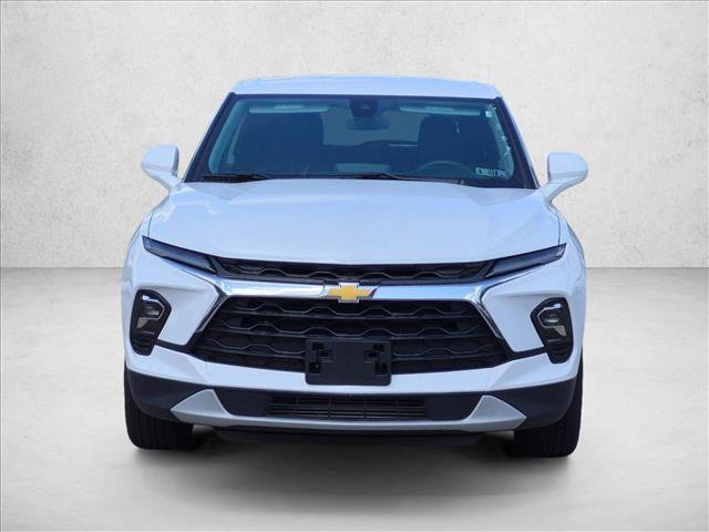 Used 2025 Chevrolet Blazer LT AWD/4WD image 2