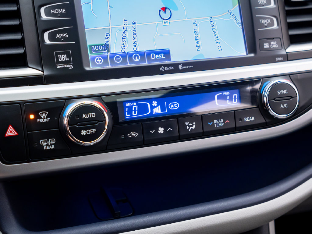 Used 2014 Toyota Highlander Limited AWD/4WD image 28