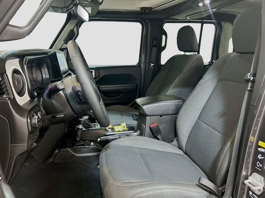 Used 2024 Jeep Gladiator Sport image 17