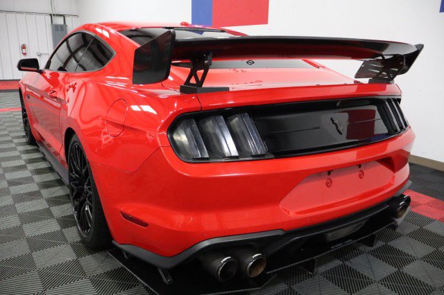 Used 2019 Ford Mustang GT Premium w/ GT Performance Package RWD image 10